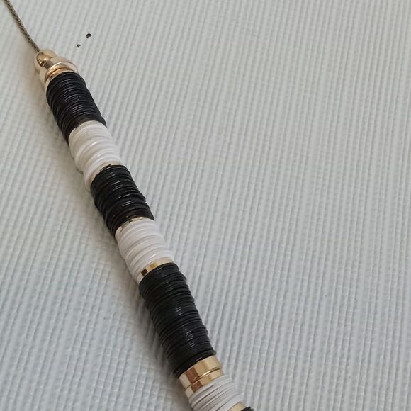 Black & White Sequins Lightweight Gold Toned Snake Chain Single Strand Necklace - Picture 4 of 8